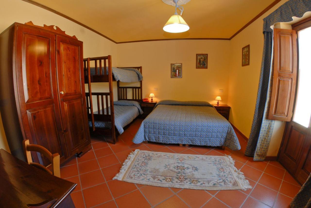 Hotel Valle Dell' Oro Пескасероли Стая снимка